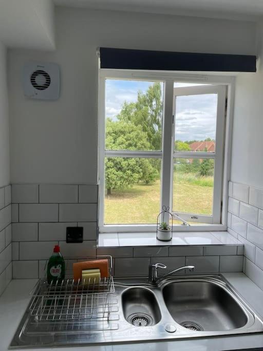 Grays Serviced Apartment Stifford Екстериор снимка
