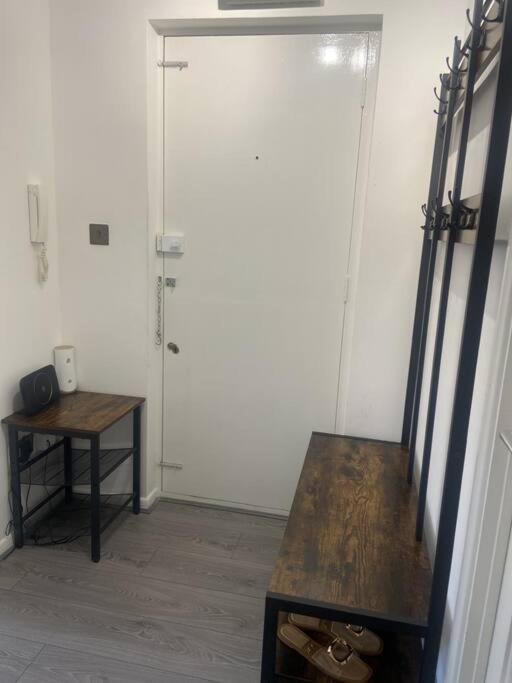 Grays Serviced Apartment Stifford Екстериор снимка