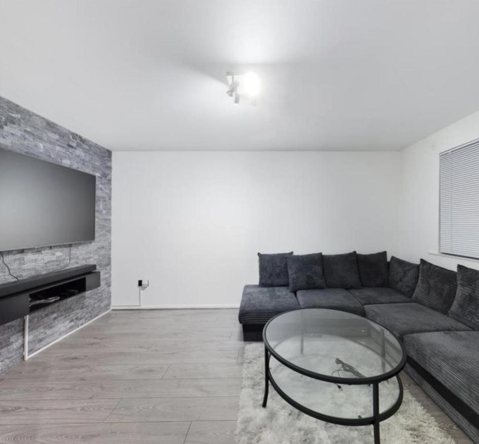 Grays Serviced Apartment Stifford Екстериор снимка